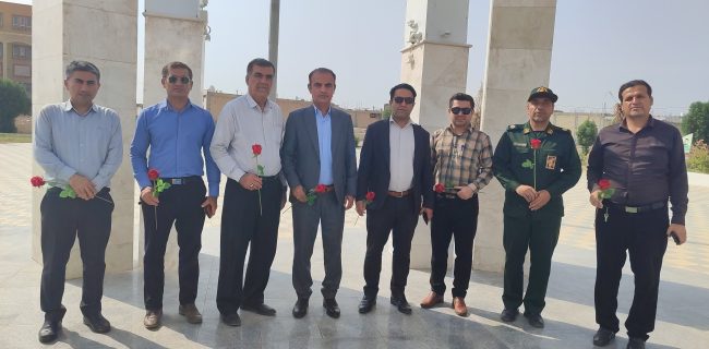 شروع به‌کار مدیر جدید صنعت، معدن و تجارت با غبارروبی گلزار مطهر شهدای گمنام