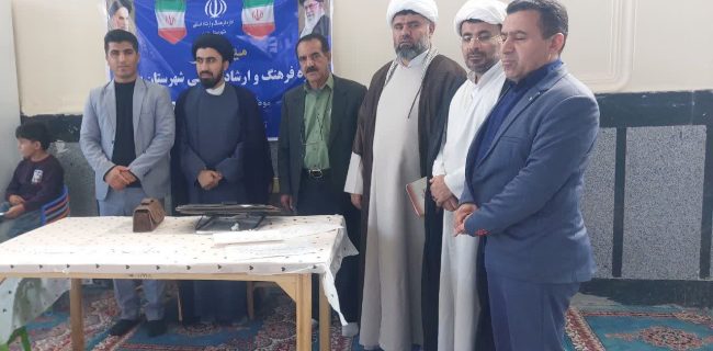 ایستگاه خوشنویسی دهه فجر در نماز جمعه؛ جلوه‌ای از هنر ایرانی در فضای معنوی مصلی