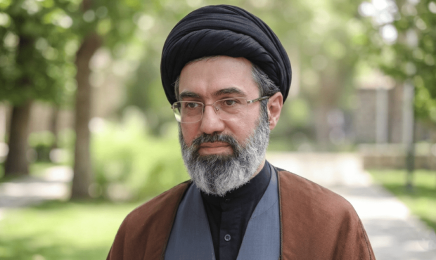 پیام رهبر انقلاب به ملت ایران درباره امضای تفاهم‌نامه میان ایران و آمریکا