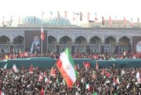 بدرقه باشکوهِ قائد شهید؛ سیل خروشان مردم قم در مسیر بیعت دوباره