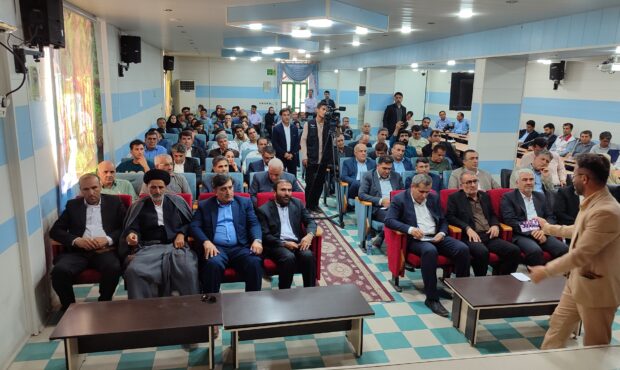 استاندار پای درد دل بهمئی‌ها نشست