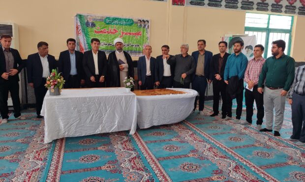برپایی میز خدمت آموزش و پرورش شهرستان بهمئی در حاشیه نماز جمعه