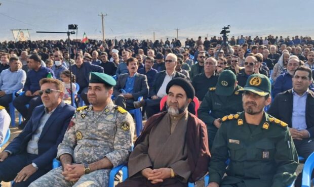 حضور منسجم پایگاه دریایی شهدای تکاور خرمشهر در مراسم چهلمین روز شهادت سید مالک موسویتبار حضور منسجم پایگاه دریایی شهدای تکاور خرمشهر در مراسم چهلمین روز شهادت سید مالک موسویتبار