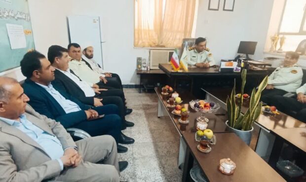 تقدیر مدیر آموزشوپرورش بهمئی از خدمات پلیس در امنیت مدارس تقدیر مدیر آموزشوپرورش بهمئی از خدمات پلیس در امنیت مدارس